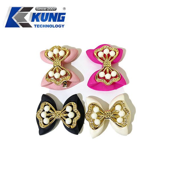 Heart Print Plastic Shoe Bow Ornament with Customized Colors and Durable Print for Fashion Footwear